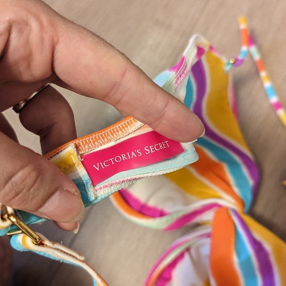 Victoria's Secret bikini top - Picture 5 of 6